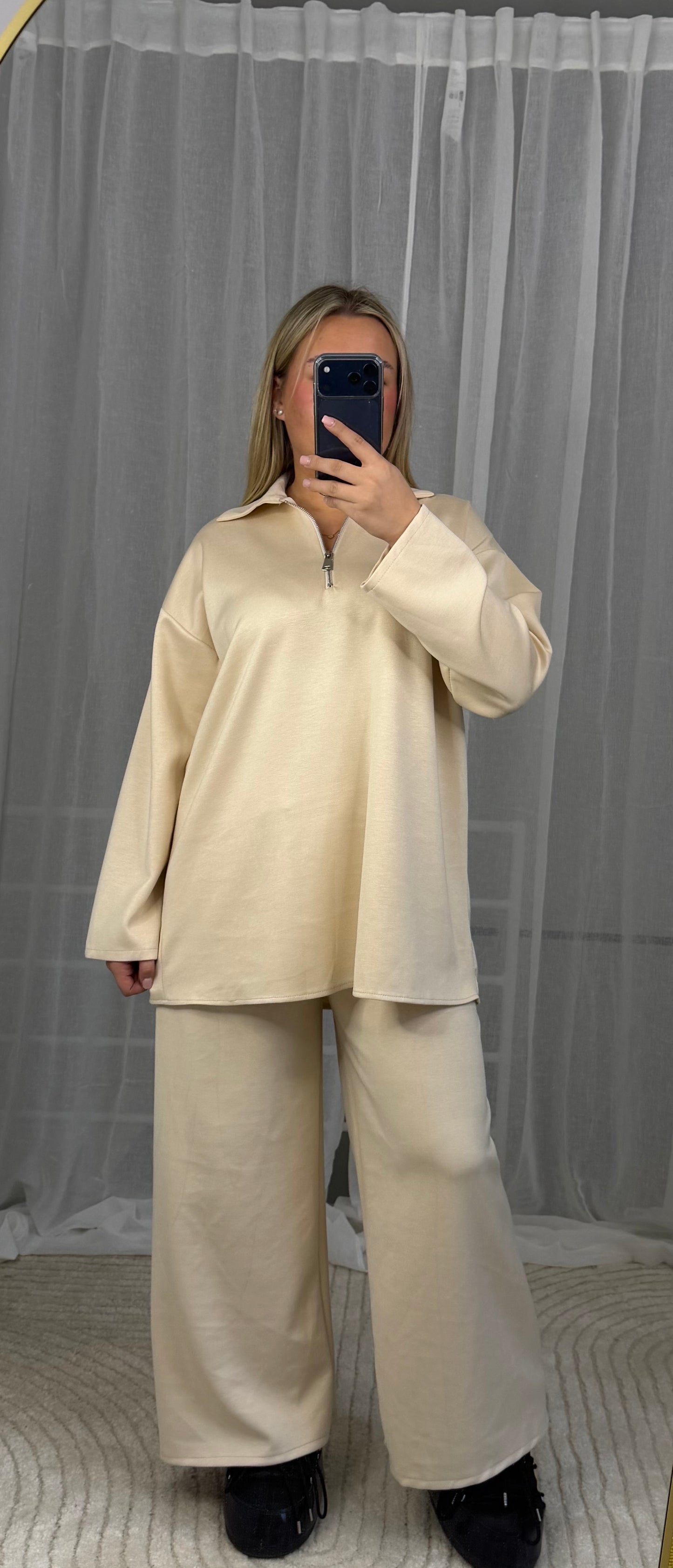 Butterstoff Zweiteiler in Creme