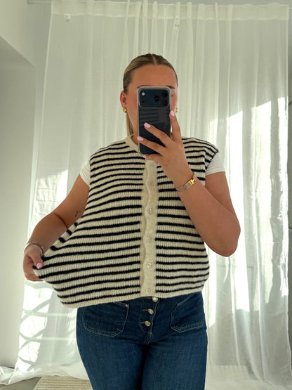 Ciccy Cardigan in Creme Schwarz