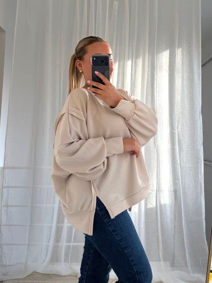 Oversized Butterstoff Pulli in Beige