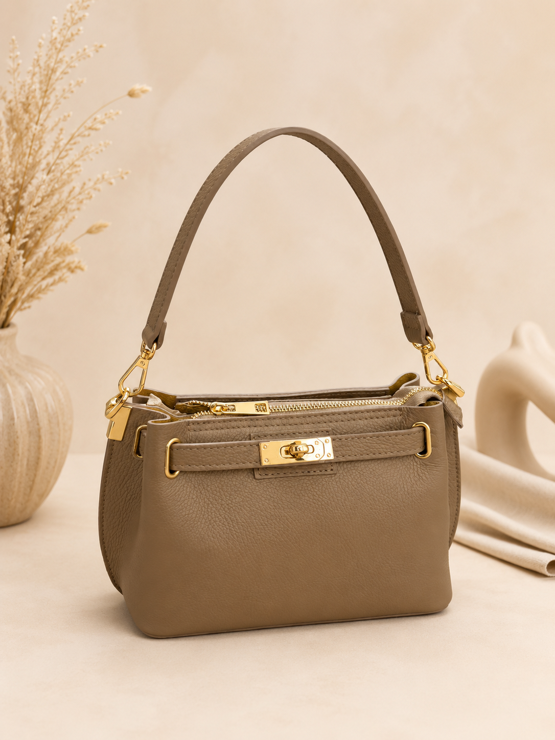 Lola in Taupe
