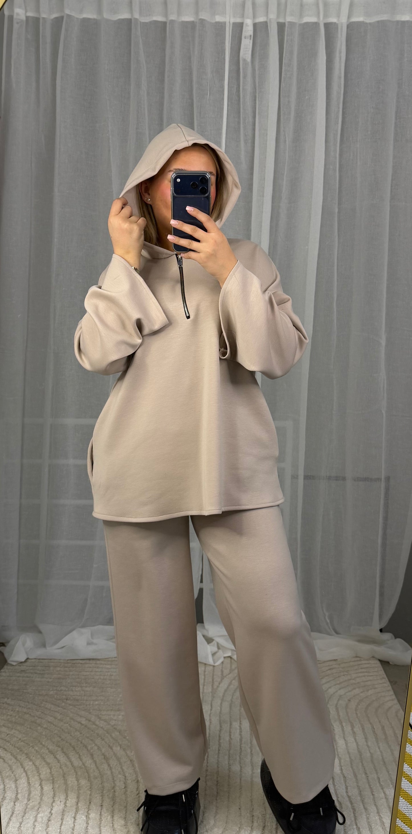 Butterstoff Zweiteiler in Beige