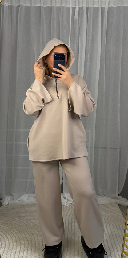 Butterstoff Zweiteiler in Beige