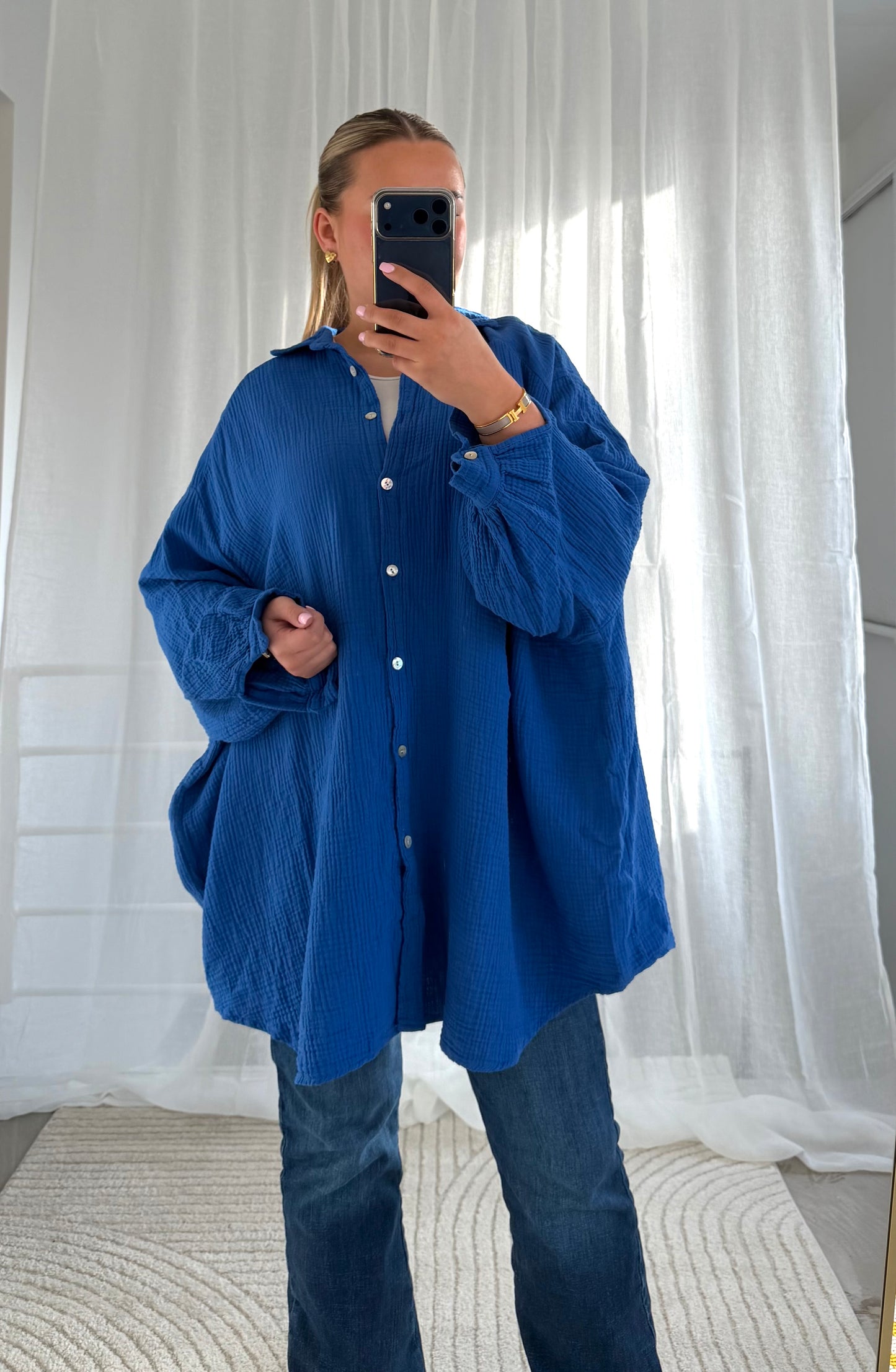 Oversized Musselin Bluse in Royal Blau