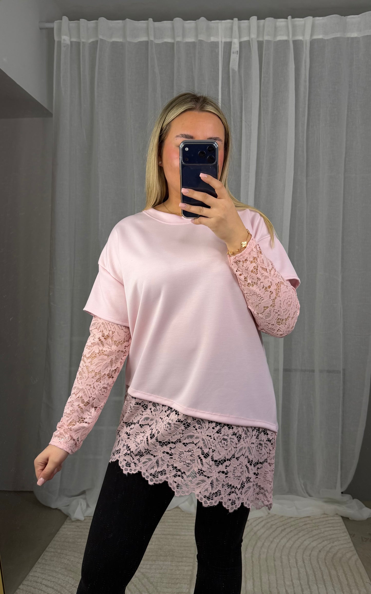 Butterstoff Spitzen Pullover in Rosa
